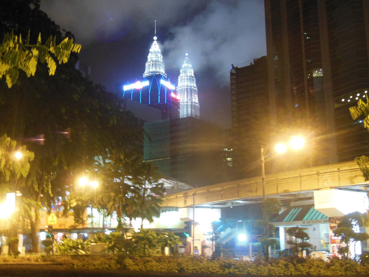 2013-11-03 Kuala Lumpur (Beim Tempel) 